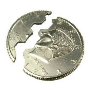 Truco de Magia Creativo Primer plano de Boca Mordida Mágica Cuarto y Media D Restaurada - Imagen 1 de 13