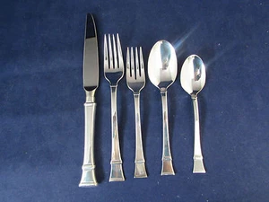 Oneida Silverplate CORONET 5pc Place Setting USA - Picture 1 of 3