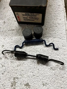 Leland K282 Air Brake Steer Axle Brake Shoe Hardware Kit - Foto 1 di 3