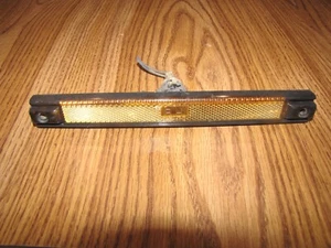 PONTIAC FIERO FRONT SIDE MARKER LIGHT RH OEM 1984-1988 PASSENGER - Picture 1 of 2
