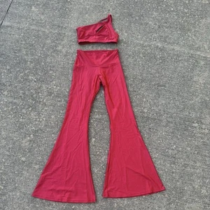 Conjunto de sujetador y leggings acampanados Free People FP Movement talla M/L Onzie - Imagen 1 de 9