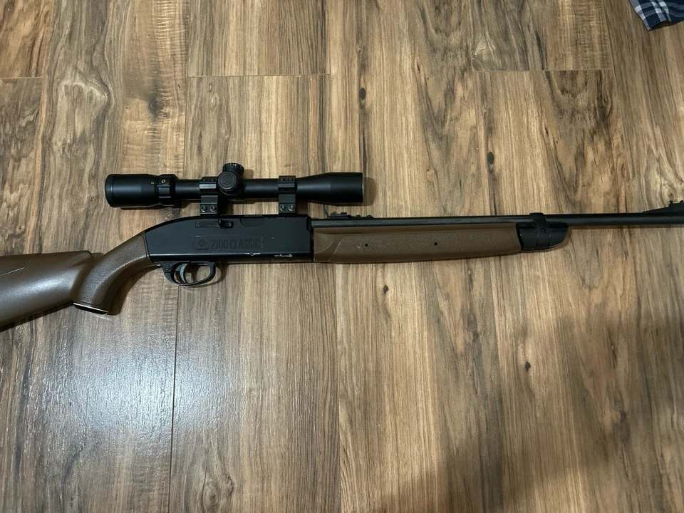 Mira telescópica Crossman 2100 Classic calibre .177 Pellet X Simmon 3-9x32 22mag Foto 1 de 1