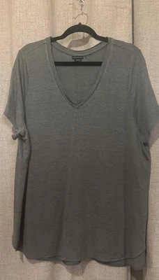 Tahari 100% 亚麻橄榄绿色 V 领短袖上衣衬衫尺寸 XL 胸围 48 英寸 — 第 1/4 张图片