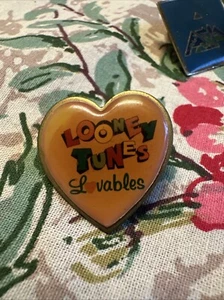 1995 Looney Tunes Lovables Lapel Hat Jacket Pin Warner Brothers - Picture 1 of 4