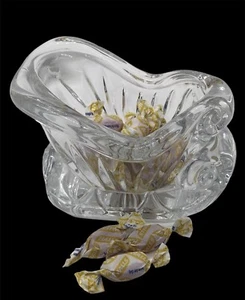 Crystal Candy Dish Clear 24% Lead Heavy Glass Sleigh Holiday Trinkets Santa New - Picture 1 of 17