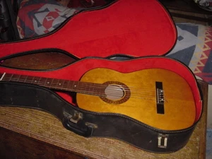 VINTAGE DECCA GUITAR 60S CLASSICAL OR FOLK GUITAR DECCA RECORDS DIVISION - Picture 1 of 10