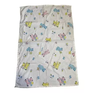 Manta de colección para bebés osos de peluche con borde pastel de satén - Imagen 1 de 5
