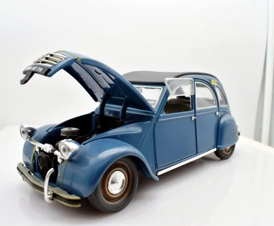 Diecast Model Car Scale 1:17 Citroen 2 CV Solido Collection Auction - Image 1 of 3