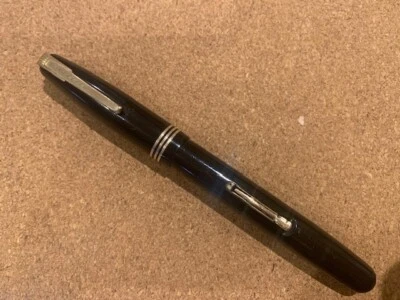 Vintage Waterman 513 Fountain Pen Black With 14k Gold W2A Nib - Image 1 of 3