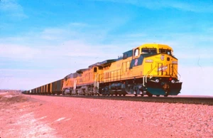 DUPLICATE EKTACHROME SLIDE C&NW C40-9W #8644 - Bild 1 von 1