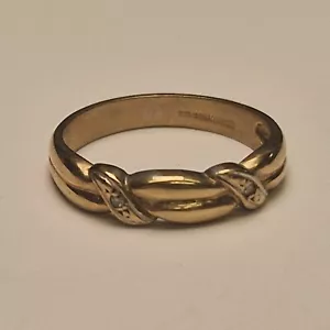9ct yellow gold ring with clear stones b049400180105 kh - Picture 1 of 4
