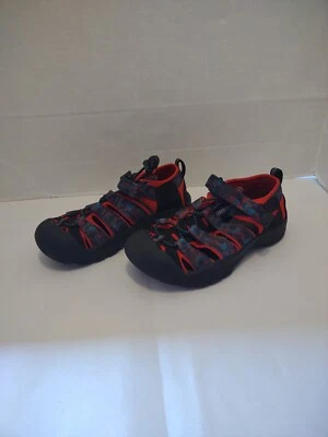 Keen Hiking Sandals Big Kids / Youth Size 2 US Washable Black/Red/Blue Unisex - Image 1 of 4