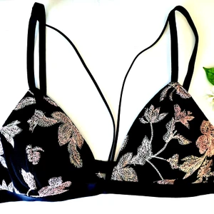 EXPRESS One Eleven Floral Embroidered Bralette Size XL New Black A10 - Picture 1 of 5