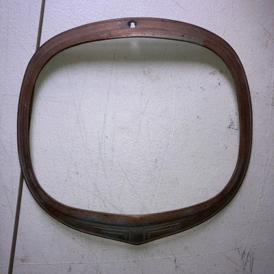 Anillo de bisel de faros Plymouth 1939 694061 DG usado acabado cobre? Piezas de auto Foto 1 de 4