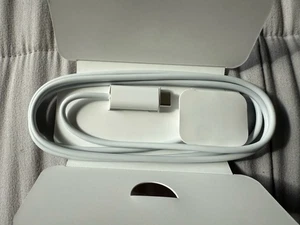 New OEM Apple Braided Cable USB-C To Apple Watch 1 Meter (3.2 ft) A2515B White - Picture 1 of 2