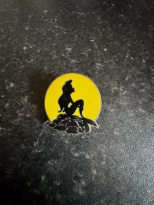 Ariel Little Mermaid Silhouette 2017 Moon parks Disney Collectible Trader Pin - Picture 1 of 2
