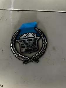 1992 1993 1994 CADILLAC ELDORADO SIDE SAIL PANEL WREATH CREST EMBLEM NOS Gray - Picture 1 of 3