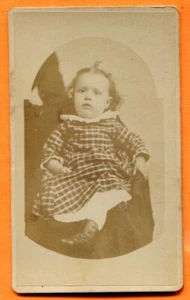 CDV Minneapolis, postfrisch, Portrait eines Kleinkindes, von Brown, ca. 1870er Bodenstempel - Bild 1 von 3