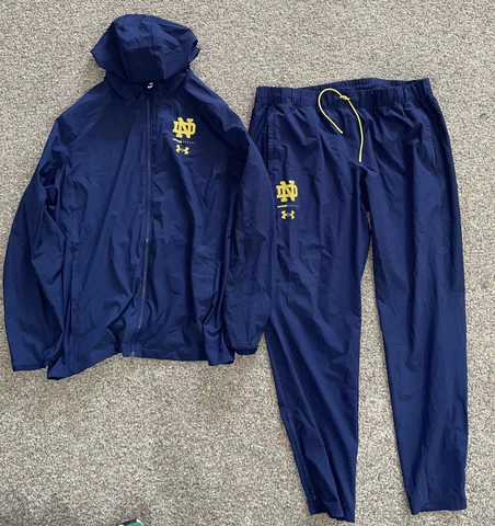 USED TEAM ISSUED NOTRE DAME FOOTBALL UNDER ARMOUR TRAVEL SUIT XL/XXL JACKET PANT Cover