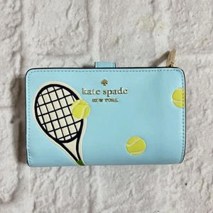 Raqueta de tenis billetera de cuero plegable compacta mediana Kate Spade Grand Slam - Imagen 1 de 6