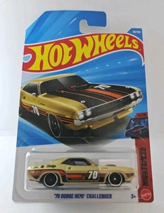 Hot Wheels 2026 Case B '70 DODGE HEMI CHALLENGER Long Card with FREE Protector - Picture 1 of 7