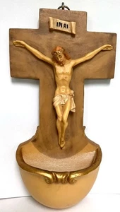 VINTAGE 8" CATHOLIC HOLY WATER FONT JESUS ON CROSS ITALY - Picture 1 of 9