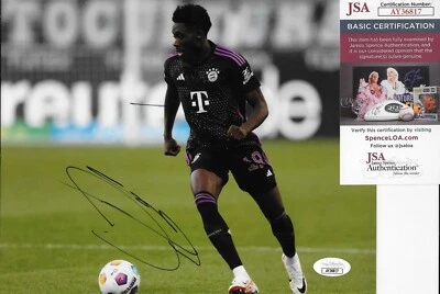 Signed Alphonso Davies FC Bayern Munich Soccer 8x10 Photo #1 JSA Authentication - Image 1 of 4
