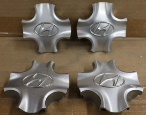 OEM Used Set 2012-2014 Hyundai Accent Center Caps 529601r500 70817 - Picture 1 of 7