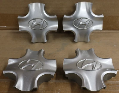 Juego de tapas centrales Hyundai Accent 2012-2014 usadas OEM 529601R500 70817 Foto 1 de 4