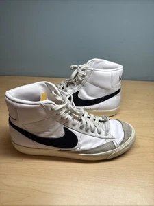 Nike Blazer Mid '77 Vintage Uomo Taglia 9,5 Scarpe Sneakers Bianco Nero Pelle - Foto 1 di 12