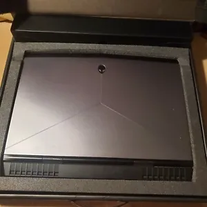 Alienware R17 R5 Gaming Laptop - Picture 1 of 9