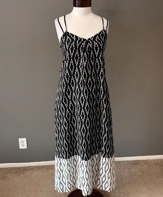 Banana Republic Black white ikat geometric cross back strap maxi dress Sz 00P - Image 1 of 4