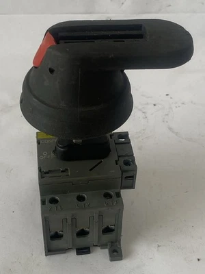 Interruptor de alimentação Bussmann CDNF63A3 3 polos interruptor de contato - Imagem 1 de 4