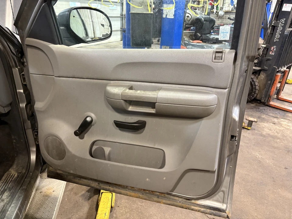 Front Door Trim Panel GMC SIERRA 1500 Right 07 08 09 - Imagem 1 de 1