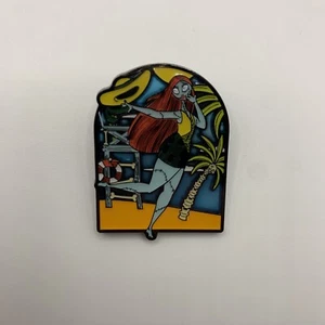 Loungefly Disney NBC Verano Translúcido Prendedor Caja Ciega - Sally - Imagen 1 de 3