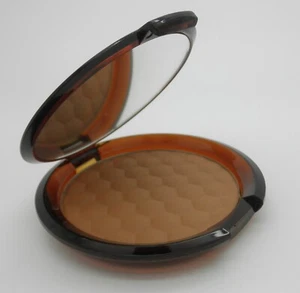 The Body Shop 05 DARK GOLDEN MATTE Pressed Bronzing Powder - Picture 1 of 1