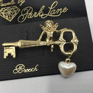 Park Lane Angel Brooch Pin Gold Tone Costume Jewelry Dangle Heart Sweet! Vtg - Picture 1 of 5