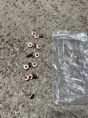 Hampton Bay Glendale III 52 in "1007887287" REPLACMENT PART "16Fan Blade Screws" - Image 1 of 3