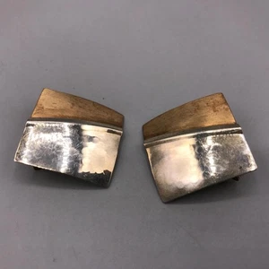 Pendientes de metal martillado relleno de oro de 14k mediados de siglo - Imagen 1 de 2