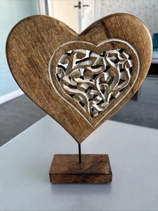 Scultura cuore in legno intagliato a mano - supporto blocco autoportante - decorativa - Foto 1 di 3