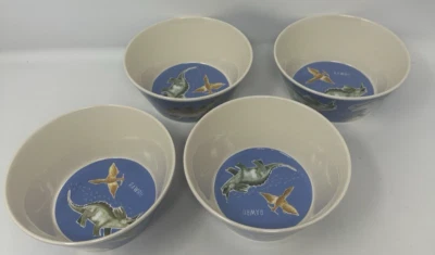 Cuatro nuevos cuencos de dinosaurio de bambú Pottery Barn Kids Foto 1 de 4