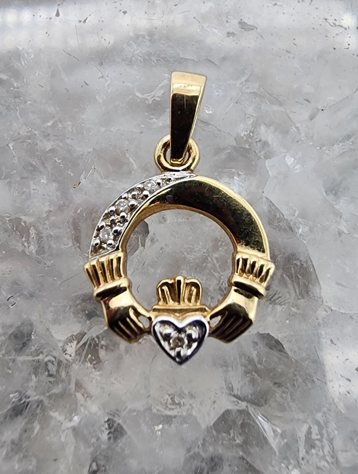 14k .585 Gold Claddagh .02 ctw Diamond Ireland 5/8" Pendant Au 24287 - Image 1 of 4