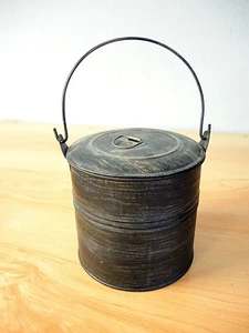 VINTAGE SMALL BLACK CAN W LID & BALE HANDLE - 4 1/2" TALL - Picture 1 of 5