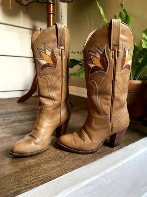 Vintage Dan Post Heeled Floral Western Boots, Leather, Womens Sz 5 M - Image 1 of 4