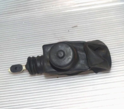 Door Lock Actuator CHEVROLET EXPRESS 1500 2500 3500 GMC SAVANA 1500 3500 3500 - Image 1 of 3