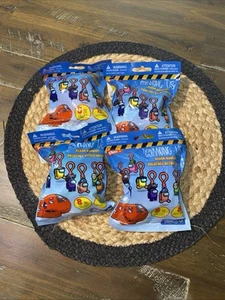UNTER US Serie 2 Plüsch Kleiderbügel Exklusiv Menge 4 Zufällig - Bild 1 von 3