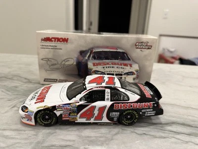 Jamie McMurray 2004 Phoenix Carrera Versión Ganadora Descuento Neumático Nascar 1/24 Diecast  Foto 1 de 4