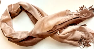 Sciarpa Y&D misto cashmere marrone e marrone chiaro con frange 27x68 collo morbido avvolgente donna - Foto 1 di 6