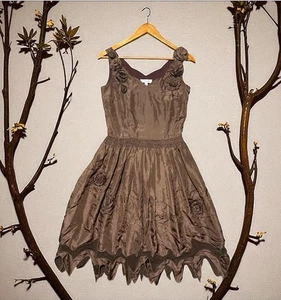 Vestido de Cóctel Chloé Talla 38 / EE. UU. 4 Marrón Seda Roseta Ribete Midi Cremallera Lateral - Imagen 1 de 5
