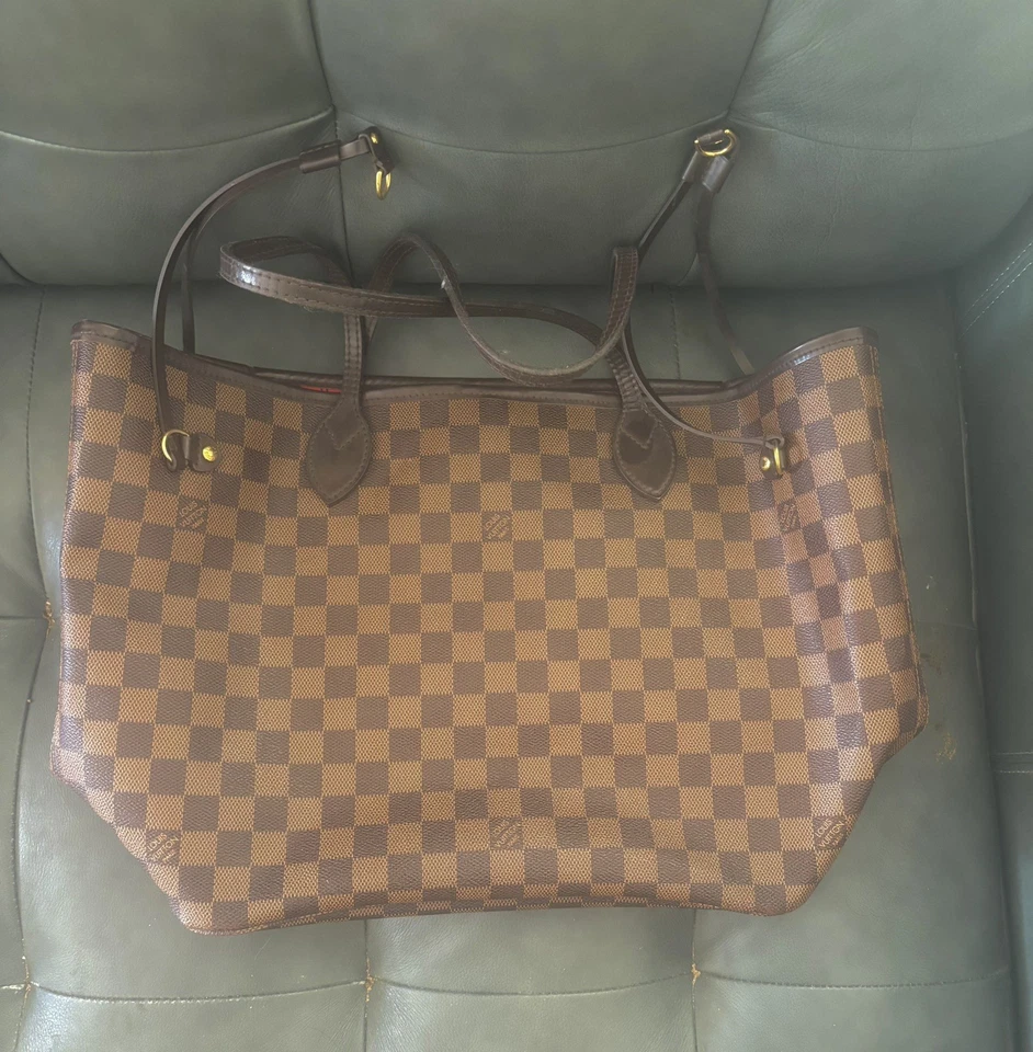 Bolsa de ombro Louis Vuitton Neverfull MM monograma marrom 10”x 16”x 6” - Imagem 1 de 4